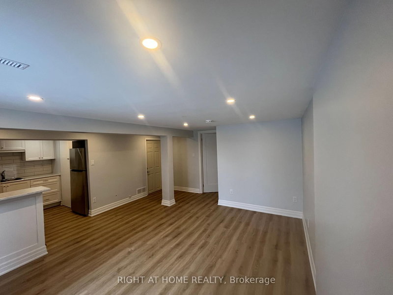 4203 Wheelwright Cres, Mississauga, L5L 2X4 | Image 3