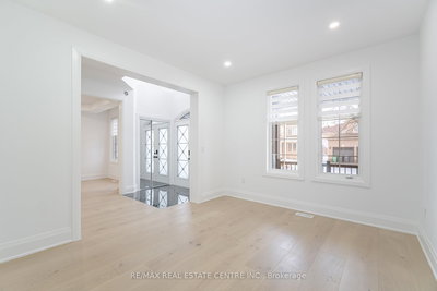 17 Wonder Way, Brampton, Ontario image-0-3