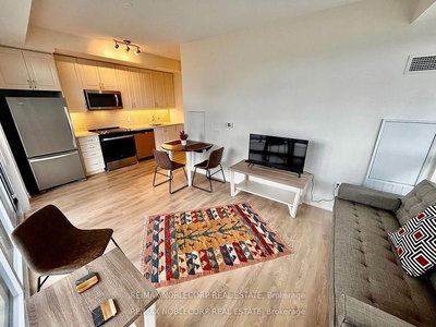 711-38 Annie Craig Drive, Toronto, Ontario image-0-4