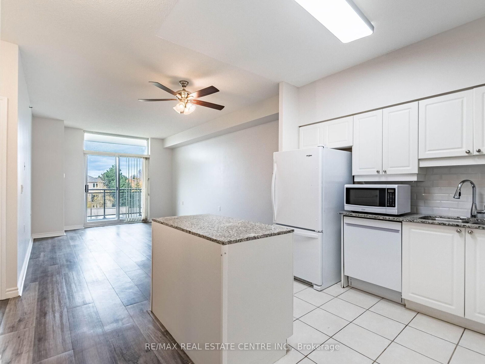 810 Scollard Court, Unit 309 - Photo 7