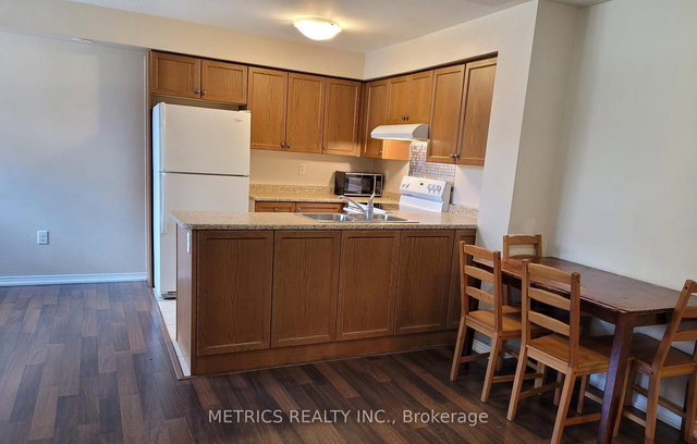 2 - 141 Isaac Devines Boulevard S