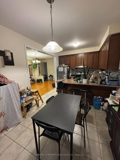 172 Vanhorne Close, Brampton, Ontario image-0-3