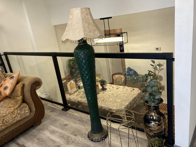 #6 - 374 Driftwood Avenue