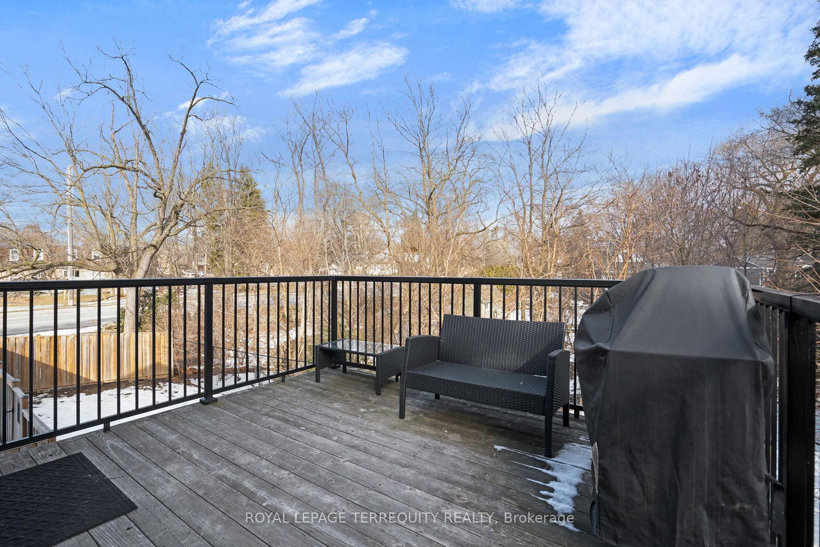 Detached House for sale at 716 North Shore Boulevard, Burlington, Ontario, L7T 1X6 - LaSalle - MLS: W12820564