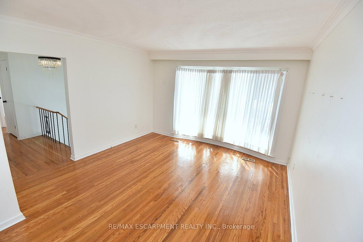 Detached House for sale at 409 Tennyson Drive, Oakville, Ontario, L6L 3Z2 - West - MLS: W12820708