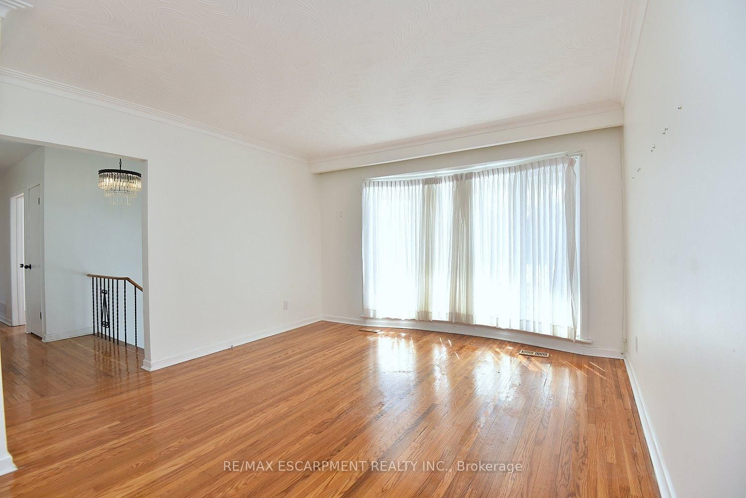 Detached House for sale at 409 Tennyson Drive, Oakville, Ontario, L6L 3Z2 - West - MLS: W12820708