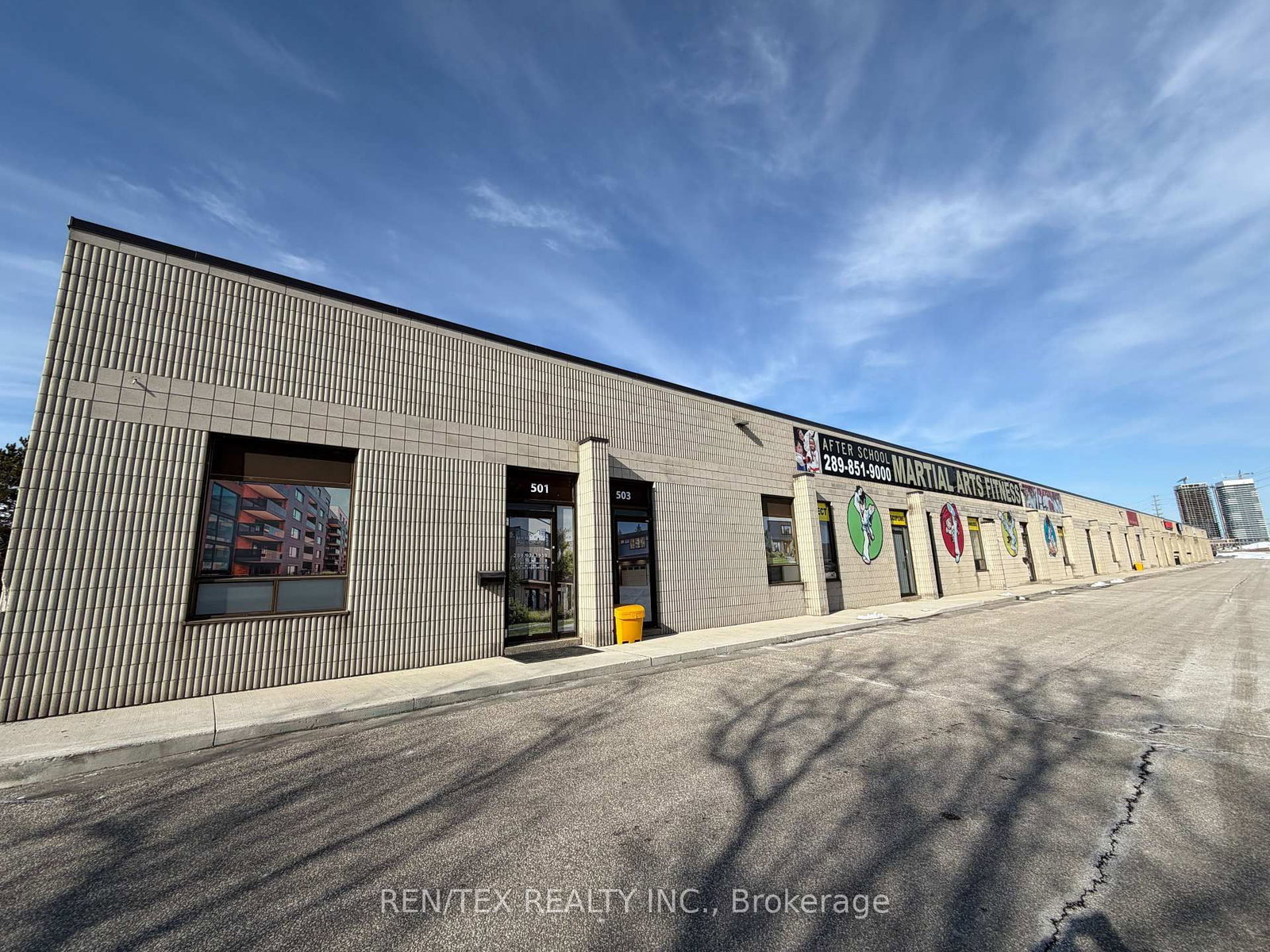 501 Main Street E