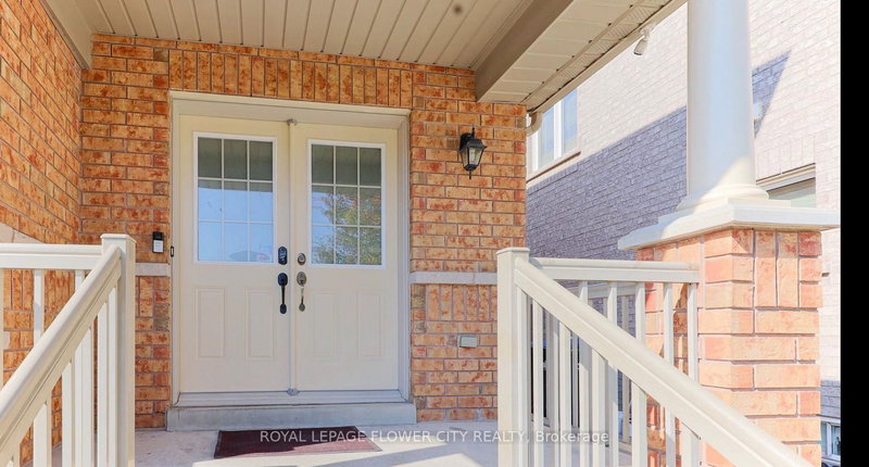 24 Mellowood Ave, Brampton, L6P 2P2 | Image 2