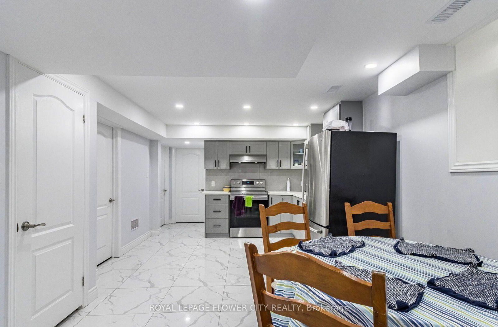 Detached House for sale at 24 Mellowood Avenue, Brampton, Ontario, L6P 2P2 - Bram East - MLS: W12820864