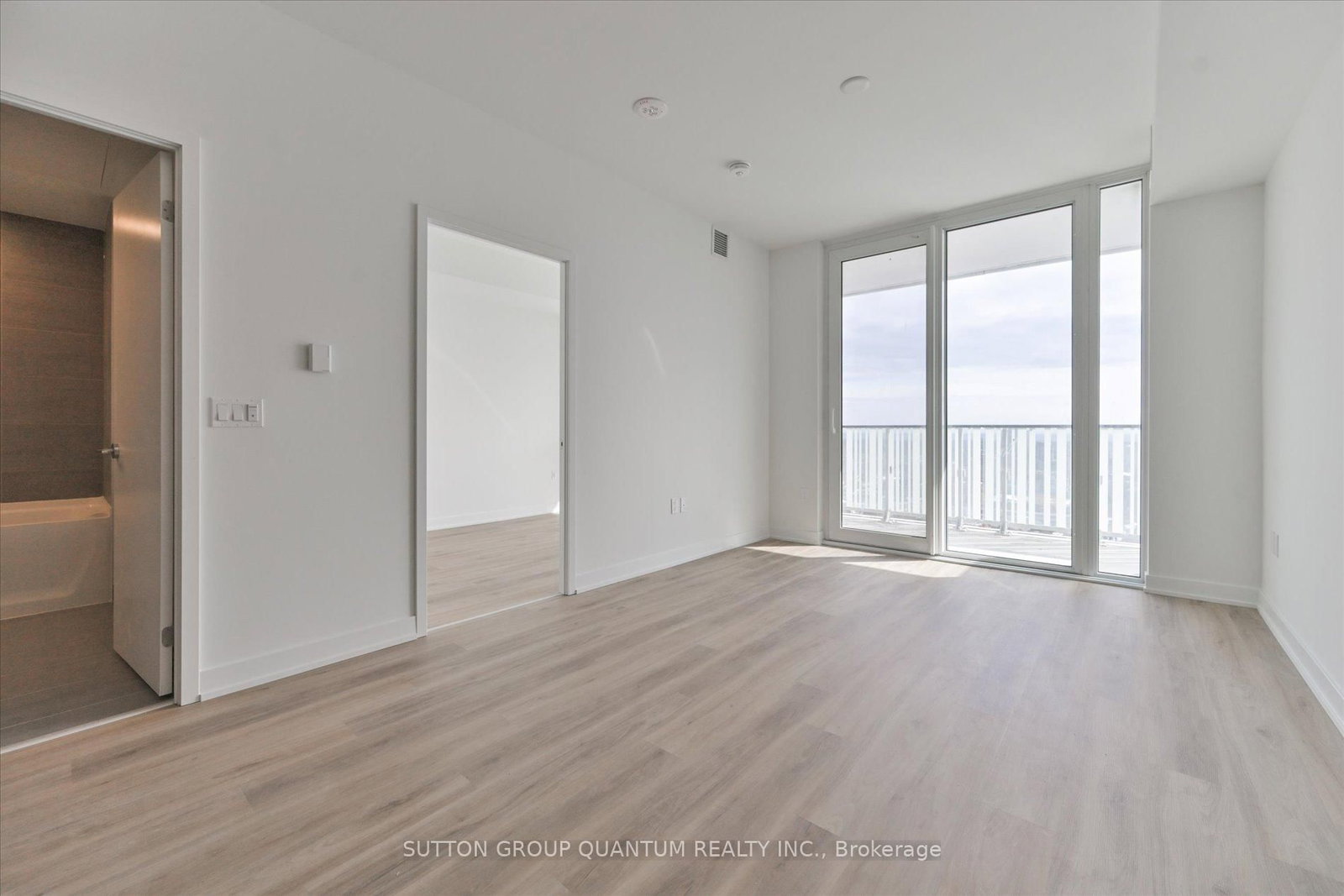 1 Fairview Road E, Unit 1913 - Photo 8