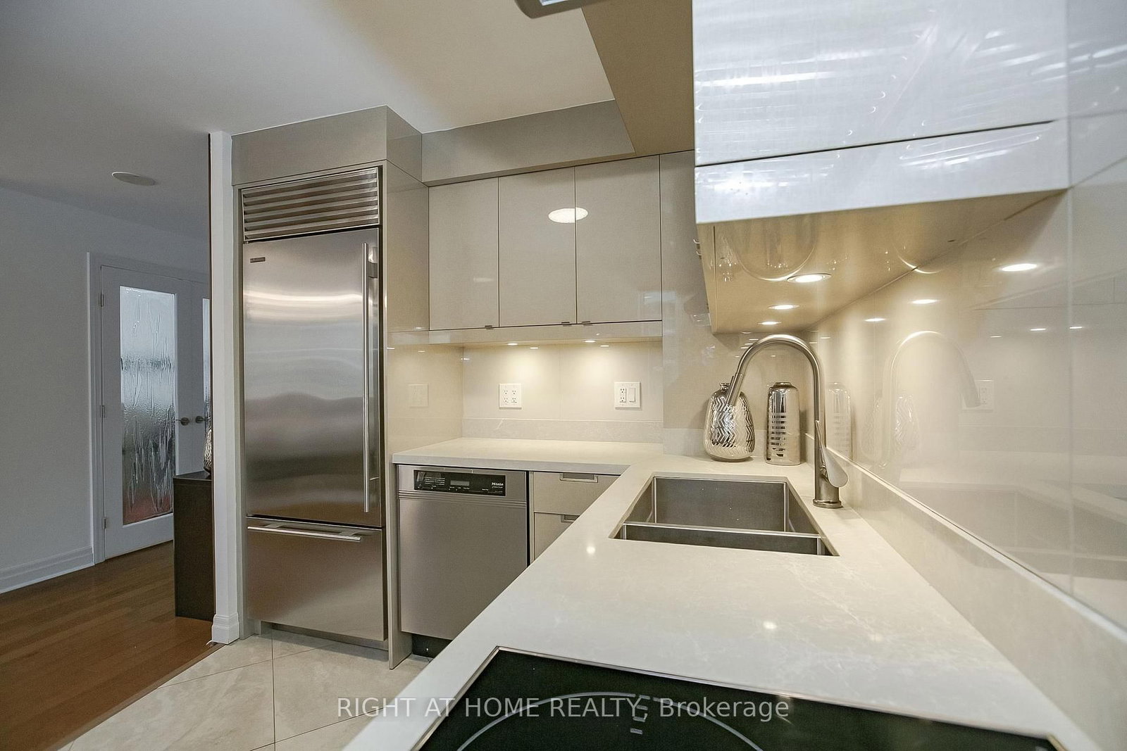 2119 Lake Shore Boulevard W, Unit 217 - Photo 20