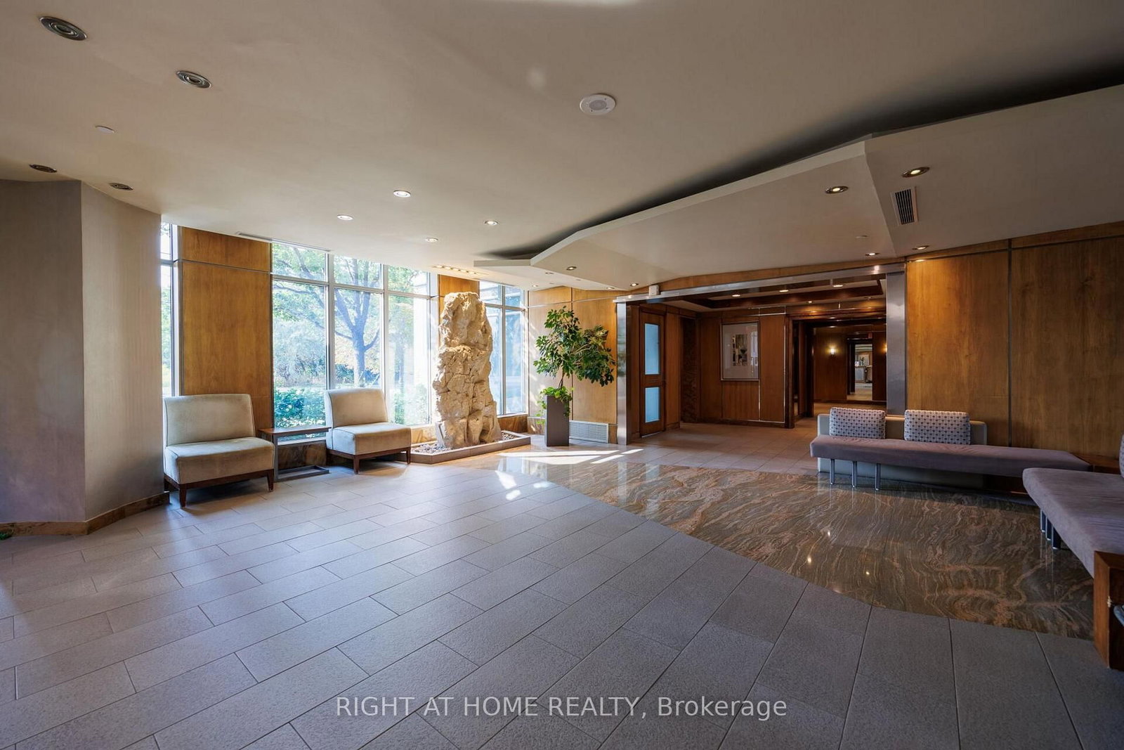 2119 Lake Shore Boulevard W, Unit 217 - Photo 8