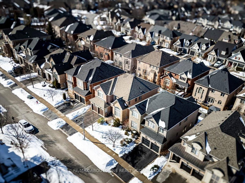 3260 Ribble Cres, Oakville, L6M 0B1 | Image 3