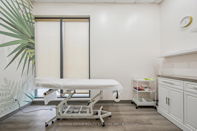 unit 28 - 11 Bronte Rd, Oakville, L6L 0E1 | Image 2