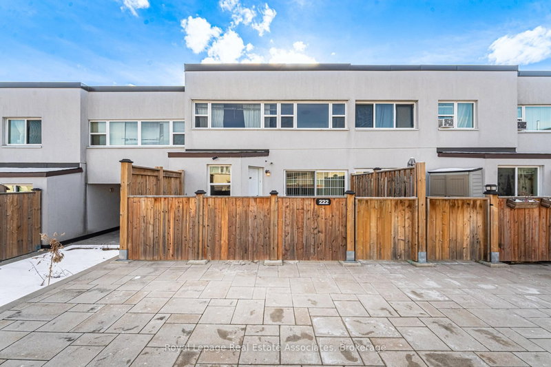 222 - 1055 Dundas St E, Mississauga, L4Y 3X6 | Image 3