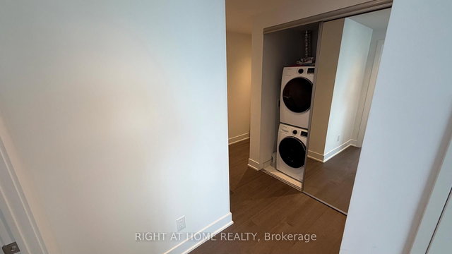 4009 - 1926 Lake Shore Boulevard W