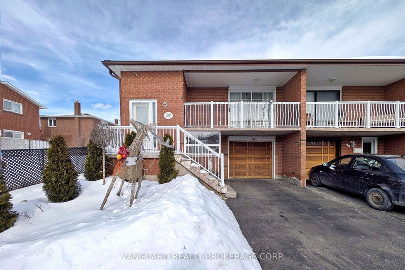 92 Skelton Blvd, Brampton, L6V 2P6 | Image 2