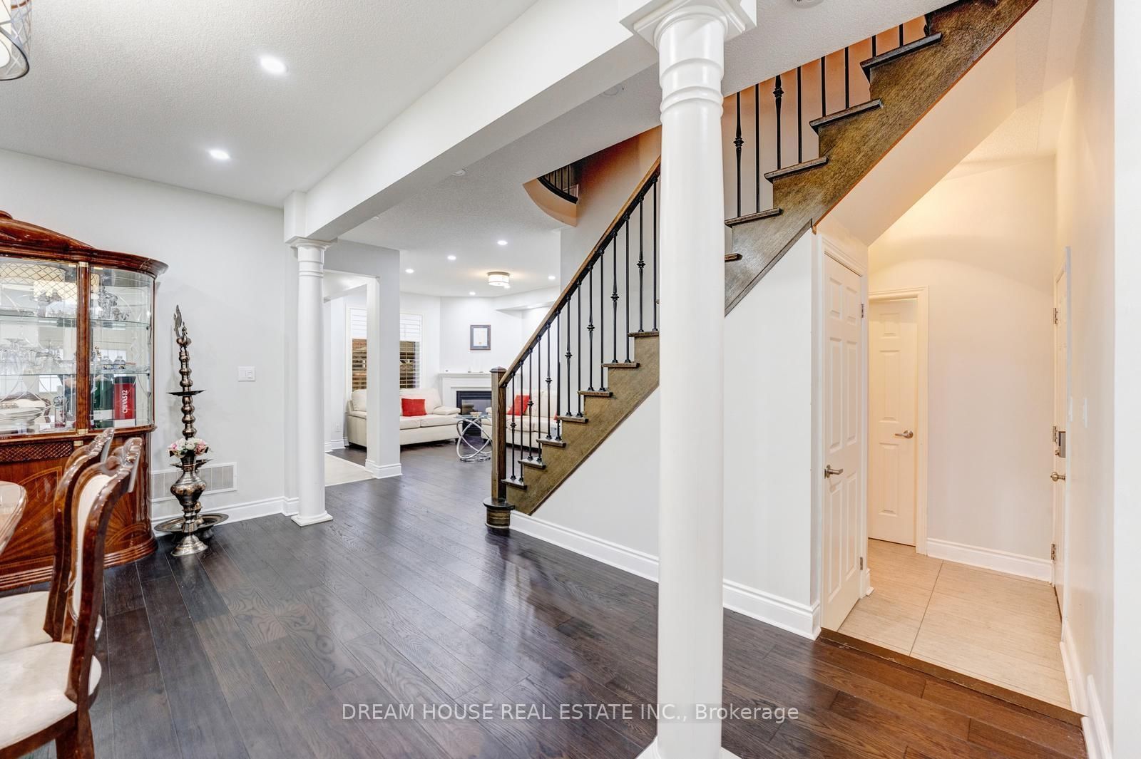 Detached House for sale at 353 Michener Place, Milton, Ontario, L9T 8P4 - Harrison - MLS: W12822840