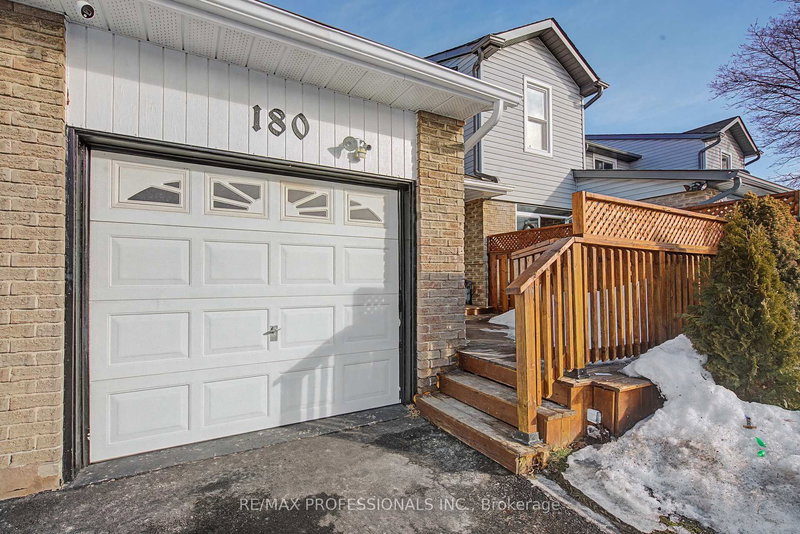 180 Royal Salisbury Way, Brampton, L6V 3J9 | Image 2