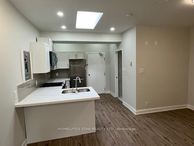 3003 Lake Shore Boulevard W, Unit 3 - Photo 4