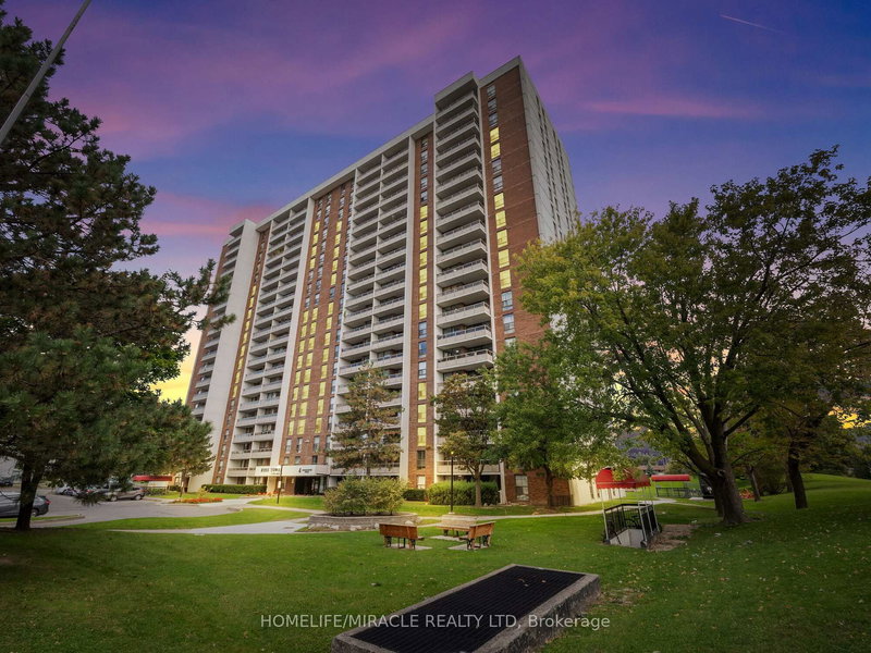1511 - 4 Kings Cross Rd, Brampton, L6T 3X8 | Image 2