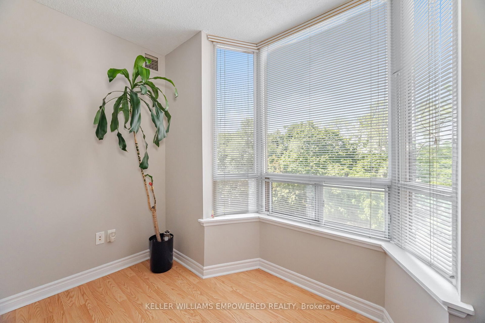 Condo for sale at 410-2088 Lawrence Avenue, Toronto, Ontario, M9N 3Z9 - Weston - MLS: W12823712