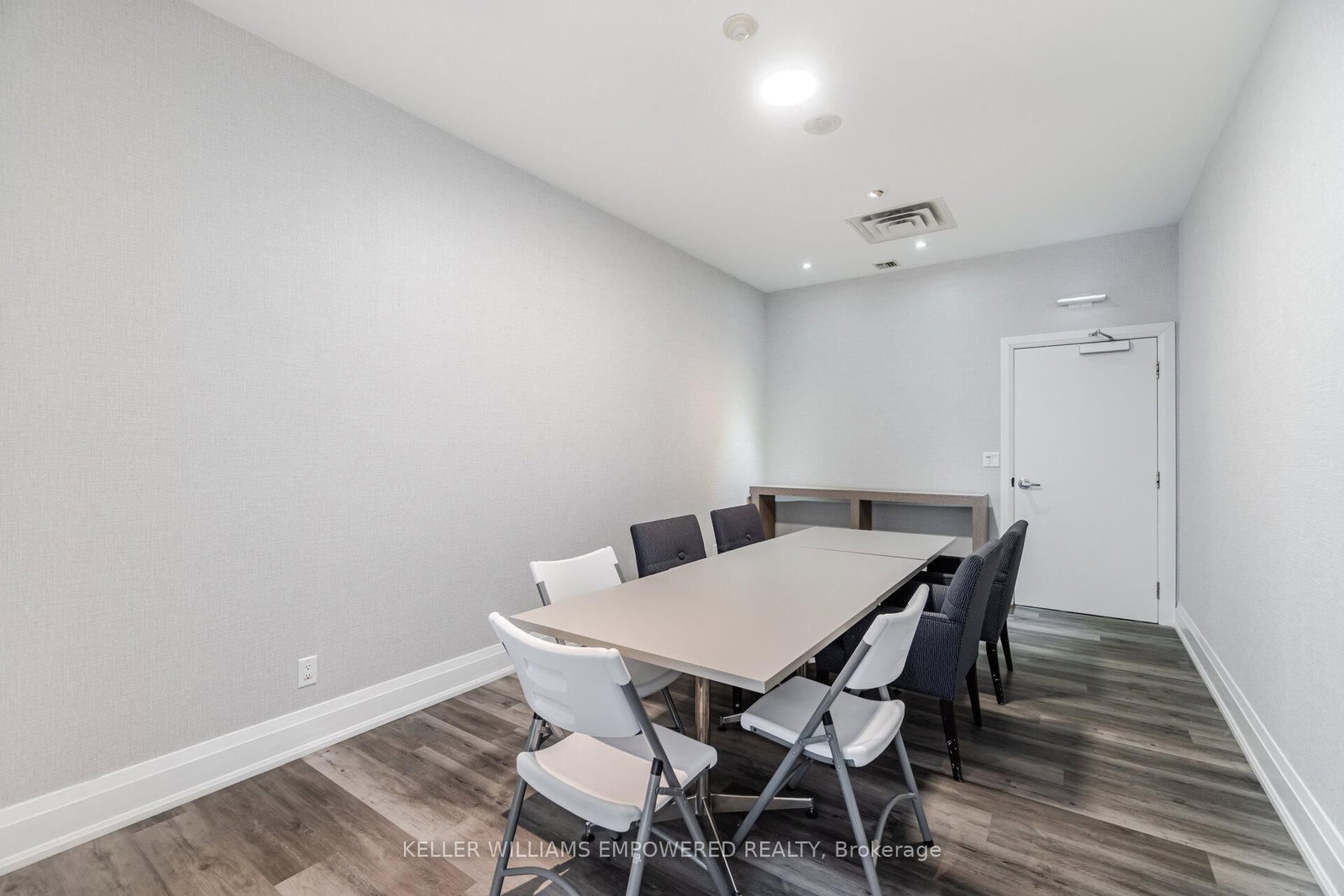 Condo for sale at 410-2088 Lawrence Avenue, Toronto, Ontario, M9N 3Z9 - Weston - MLS: W12823712