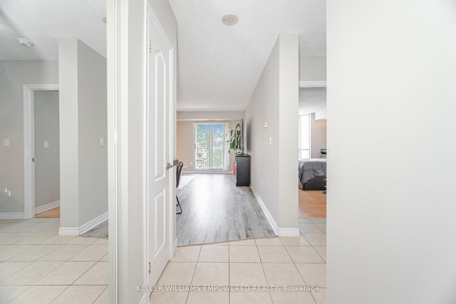 Condo for sale at 410-2088 Lawrence Avenue, Toronto, Ontario, M9N 3Z9 - Weston - MLS: W12823712