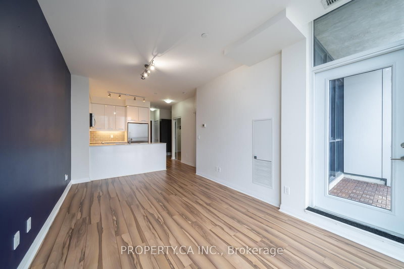 home for lease on 2103-55 Eglinton Avenue W