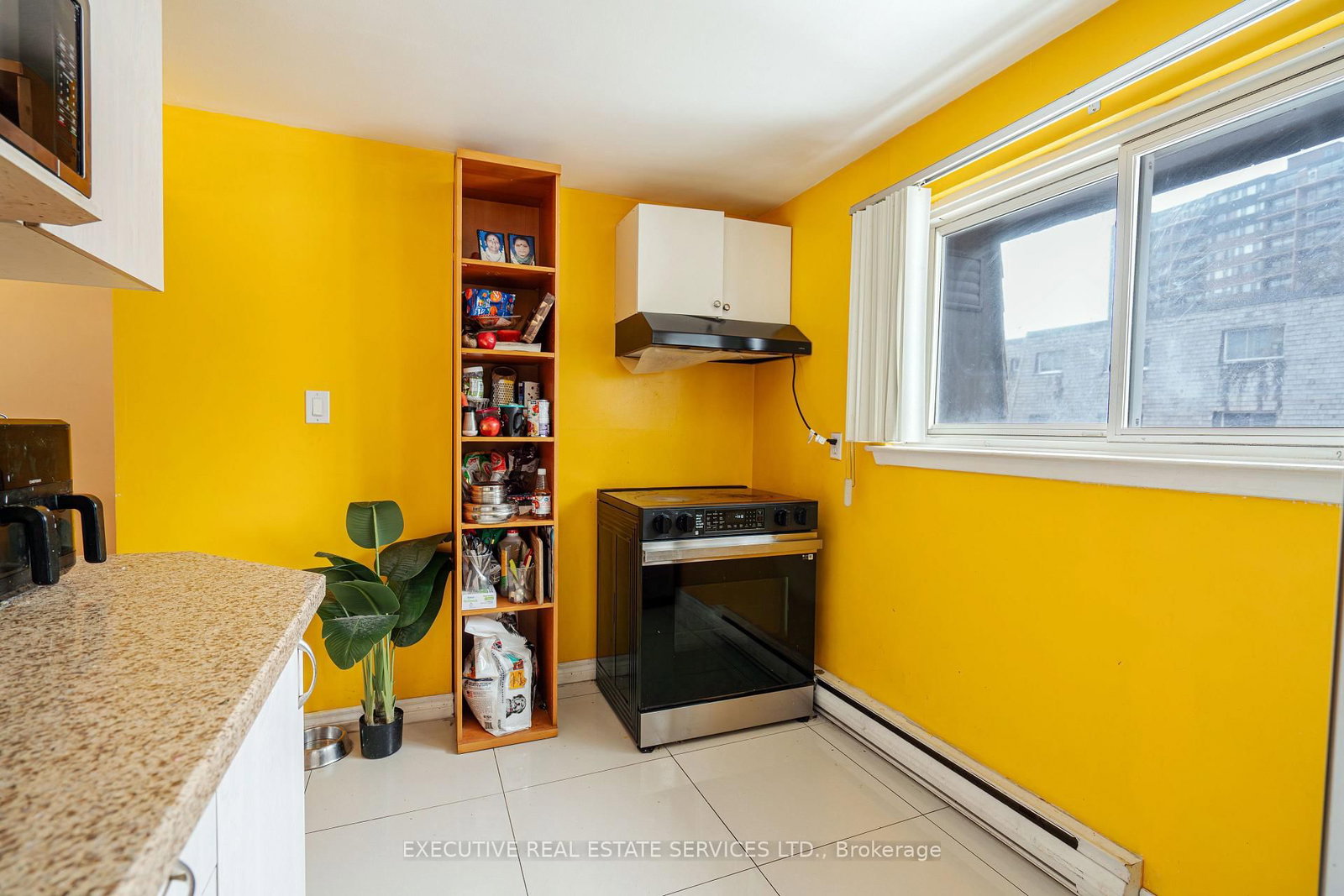 Townhouse for sale at 25 Briar Path, Brampton, Ontario, L6T 2A2 - Avondale - MLS: W12824014