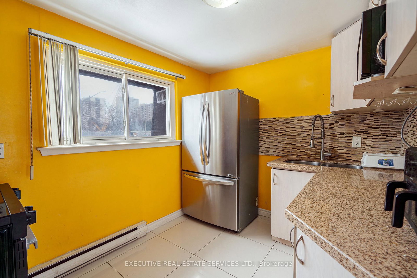 Townhouse for sale at 25 Briar Path, Brampton, Ontario, L6T 2A2 - Avondale - MLS: W12824014