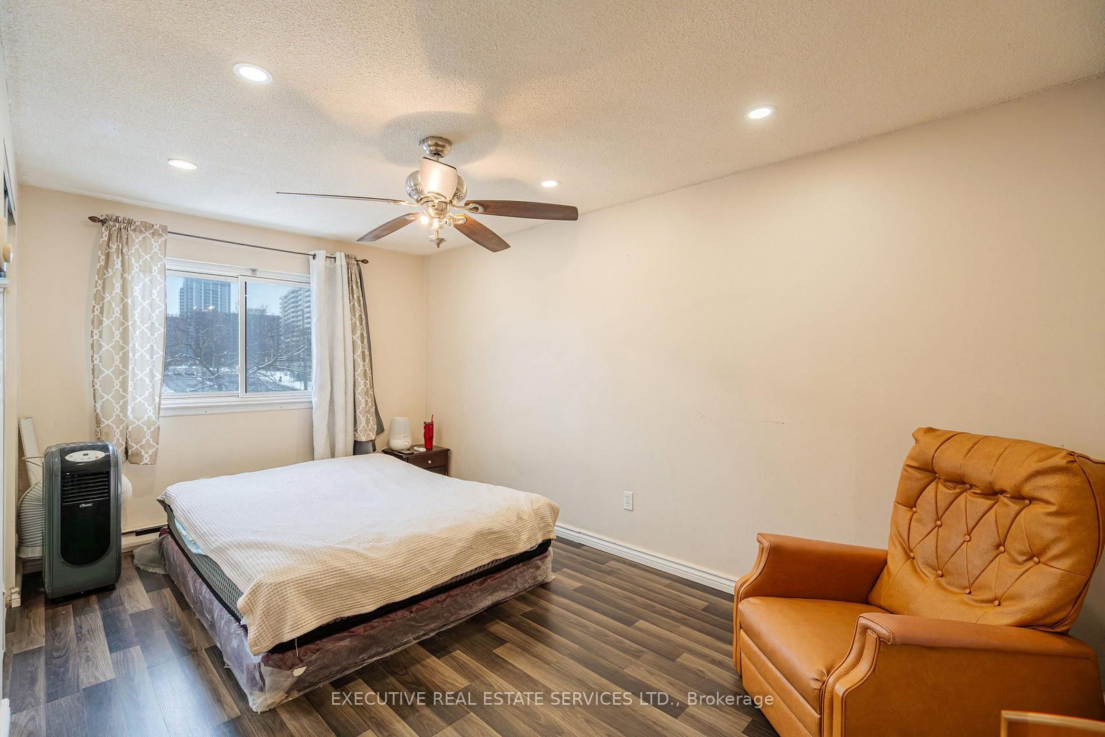 Townhouse for sale at 25 Briar Path, Brampton, Ontario, L6T 2A2 - Avondale - MLS: W12824014