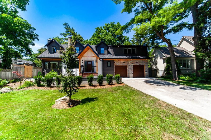 29 Pinewood Tr, Mississauga, L5G 2L2 | Image 2