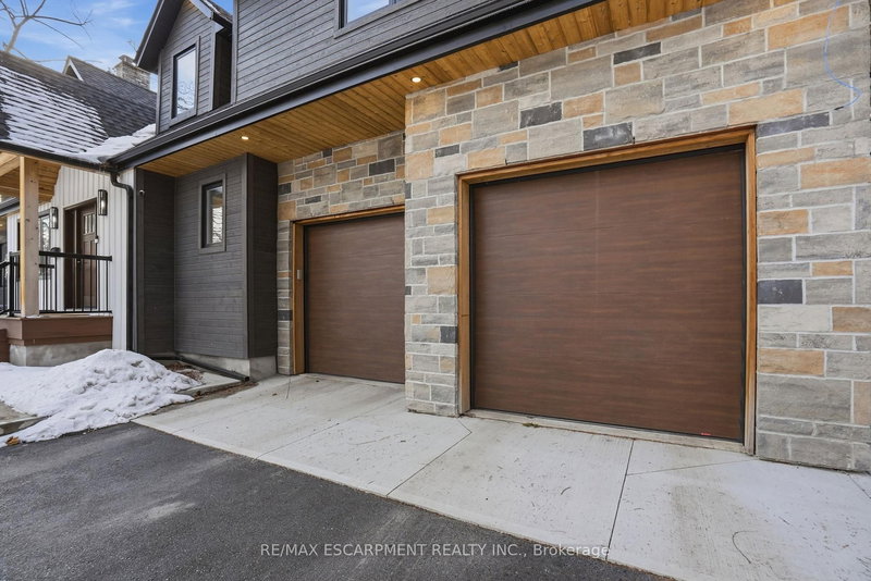 29 Pinewood Tr, Mississauga, L5G 2L2 | Image 3