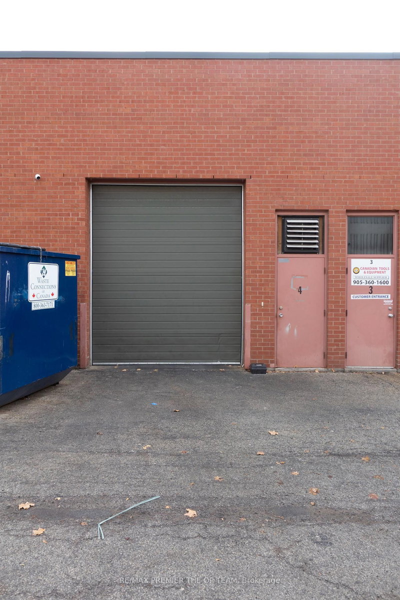 4 - 5 Edvac Dr, Brampton, L6S 5P2 | Image 2