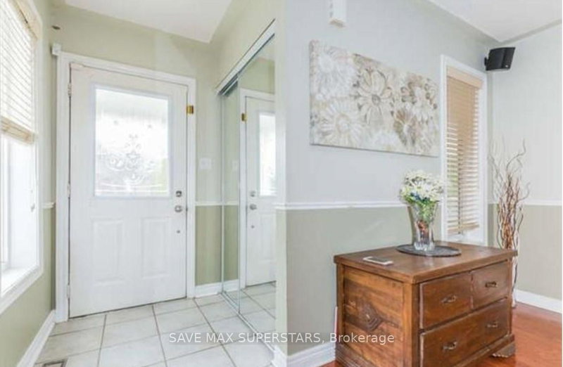 Upper - 12 Stable Gate, Brampton, L7A 1V5 | Image 3