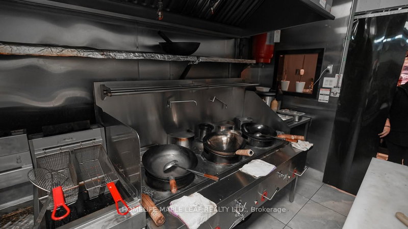 4 - 9980 Airport Rd, Brampton, L6S 0C5 | Image 2