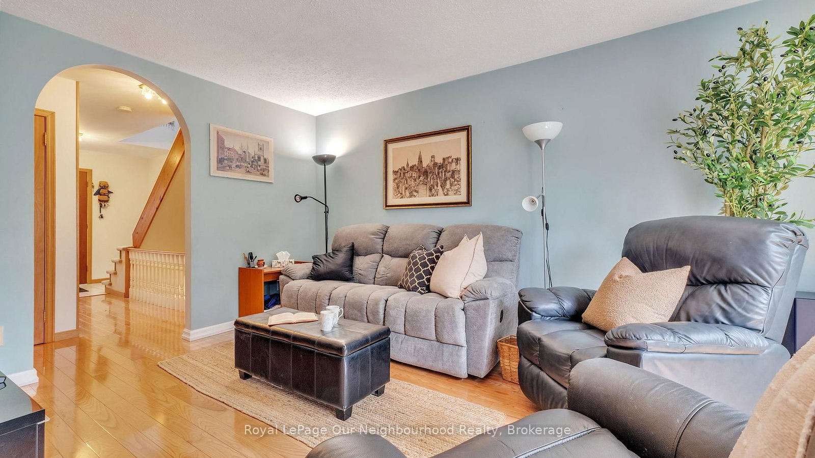 Townhouse for sale at 616 Forestwood Crescent, Burlington, Ontario, L7L 4K5 - Appleby - MLS: W12824710