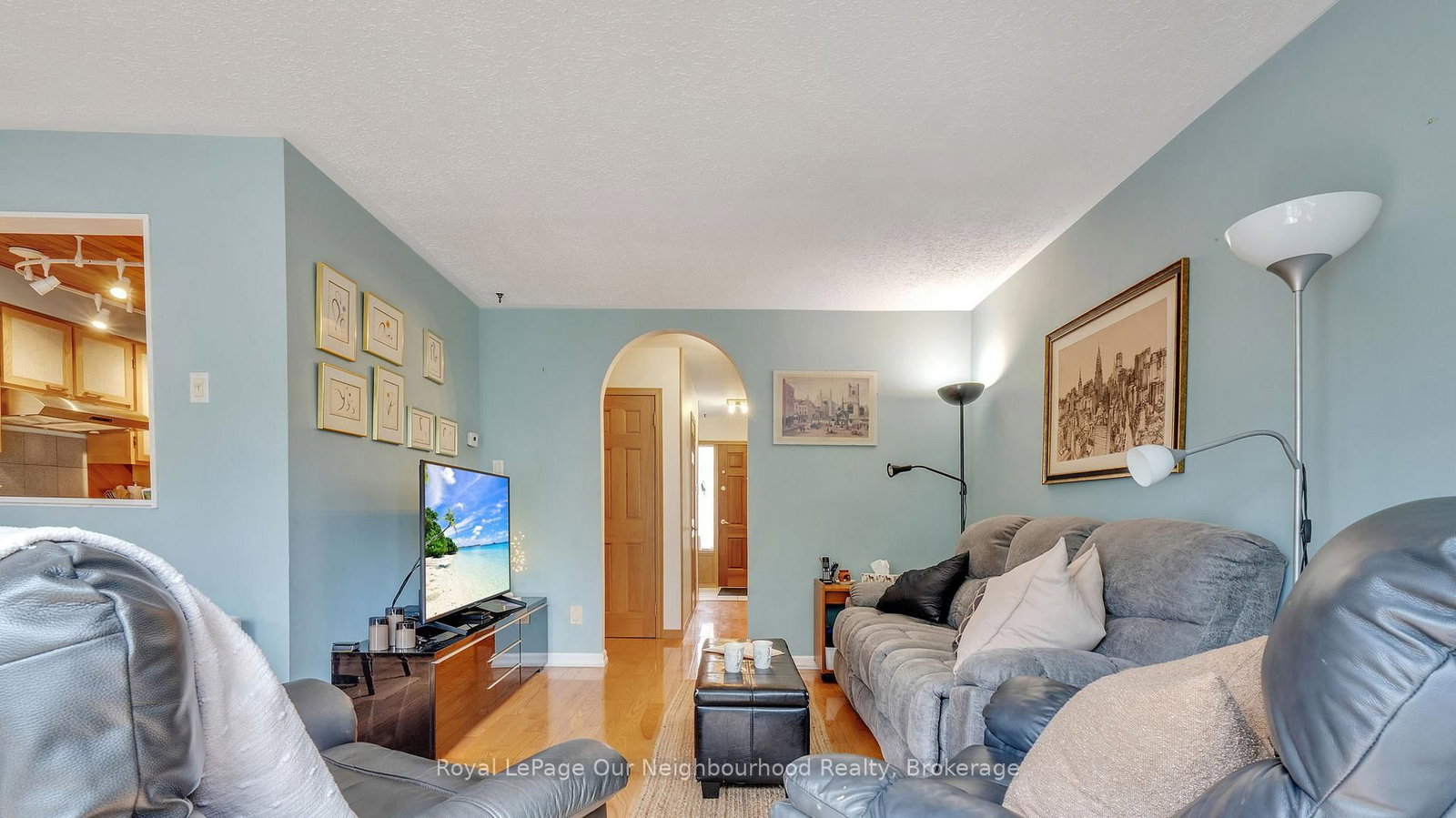 Townhouse for sale at 616 Forestwood Crescent, Burlington, Ontario, L7L 4K5 - Appleby - MLS: W12824710