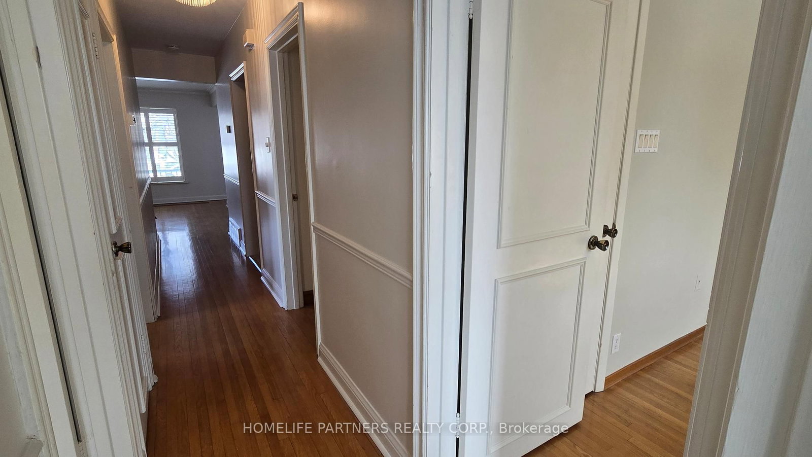 Detached House for lease at 3 Ridge Point Crescent, Toronto, Ontario, M6M 2Z7 - Brookhaven-Amesbury - MLS: W12824760