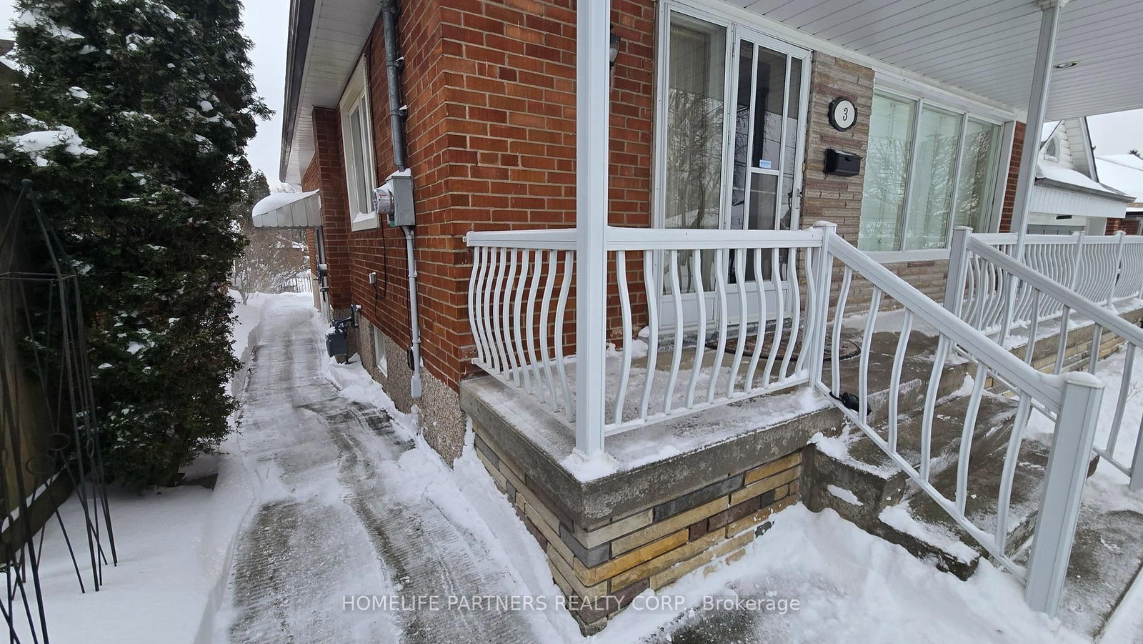 Detached House for lease at 3 Ridge Point Crescent, Toronto, Ontario, M6M 2Z7 - Brookhaven-Amesbury - MLS: W12824760