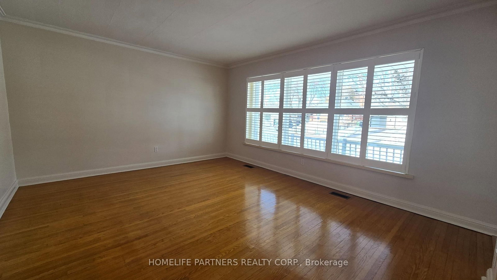 Detached House for lease at 3 Ridge Point Crescent, Toronto, Ontario, M6M 2Z7 - Brookhaven-Amesbury - MLS: W12824760