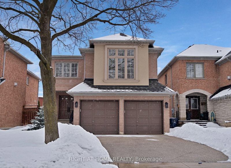 215 Queenslea Ave, Toronto, M9N 3X5 | Image 2