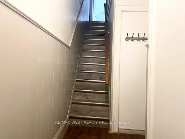 upper - 321 Caledonia Road