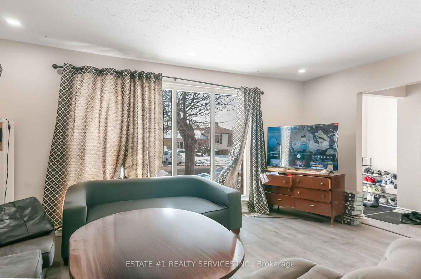 Semi-Detached House for sale at 116 Addington Crescent, Brampton, Ontario, L6T 2R5 - Avondale - MLS: W12825450