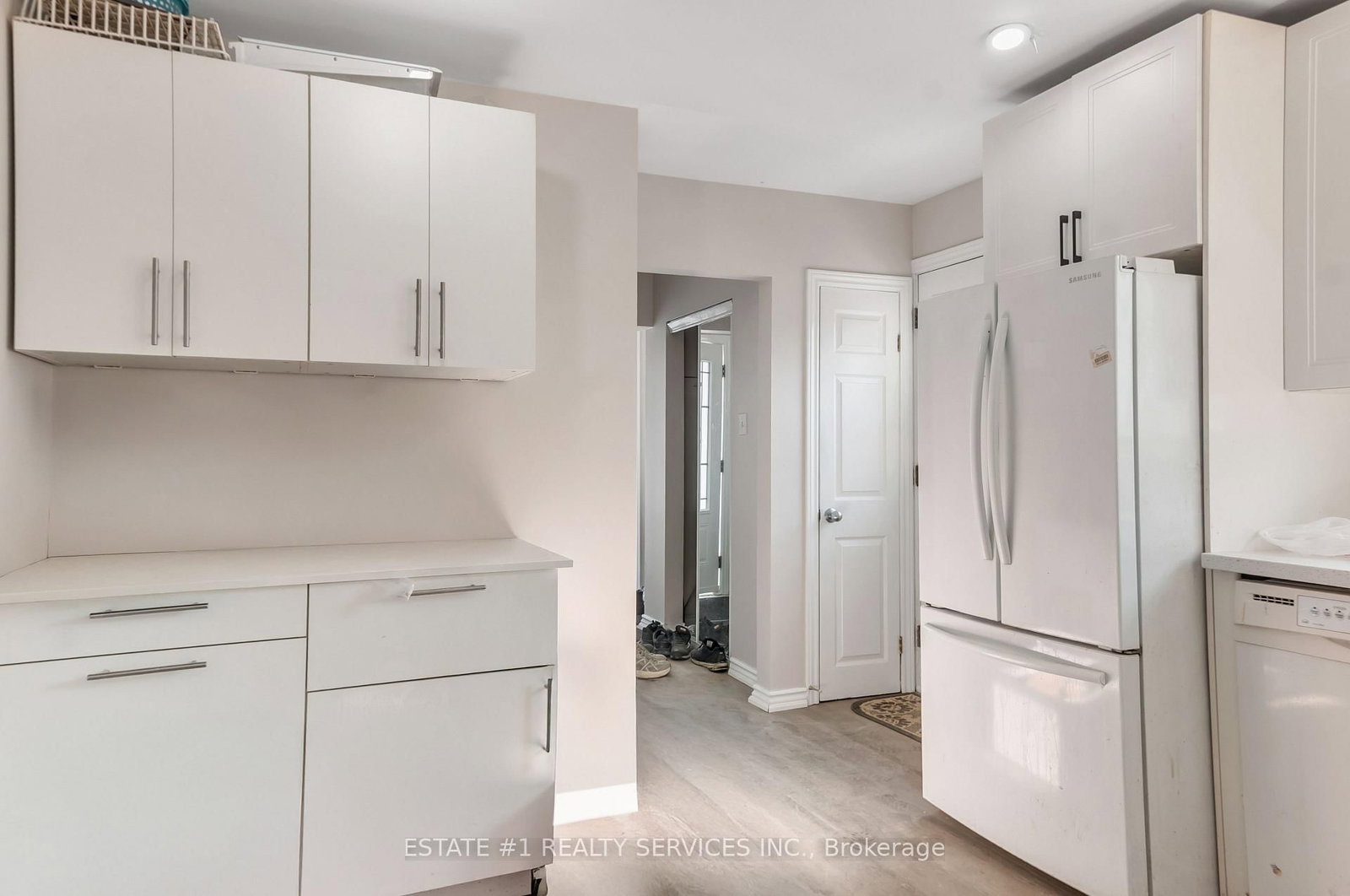 Semi-Detached House for sale at 116 Addington Crescent, Brampton, Ontario, L6T 2R5 - Avondale - MLS: W12825450