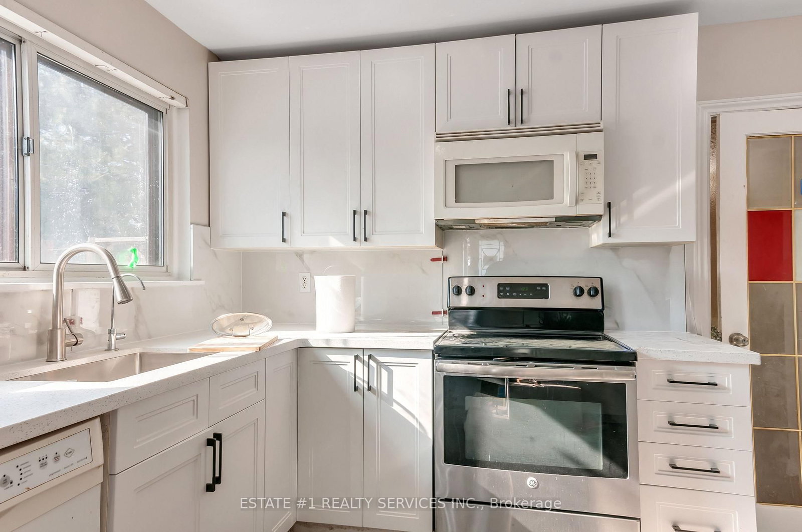 Semi-Detached House for sale at 116 Addington Crescent, Brampton, Ontario, L6T 2R5 - Avondale - MLS: W12825450