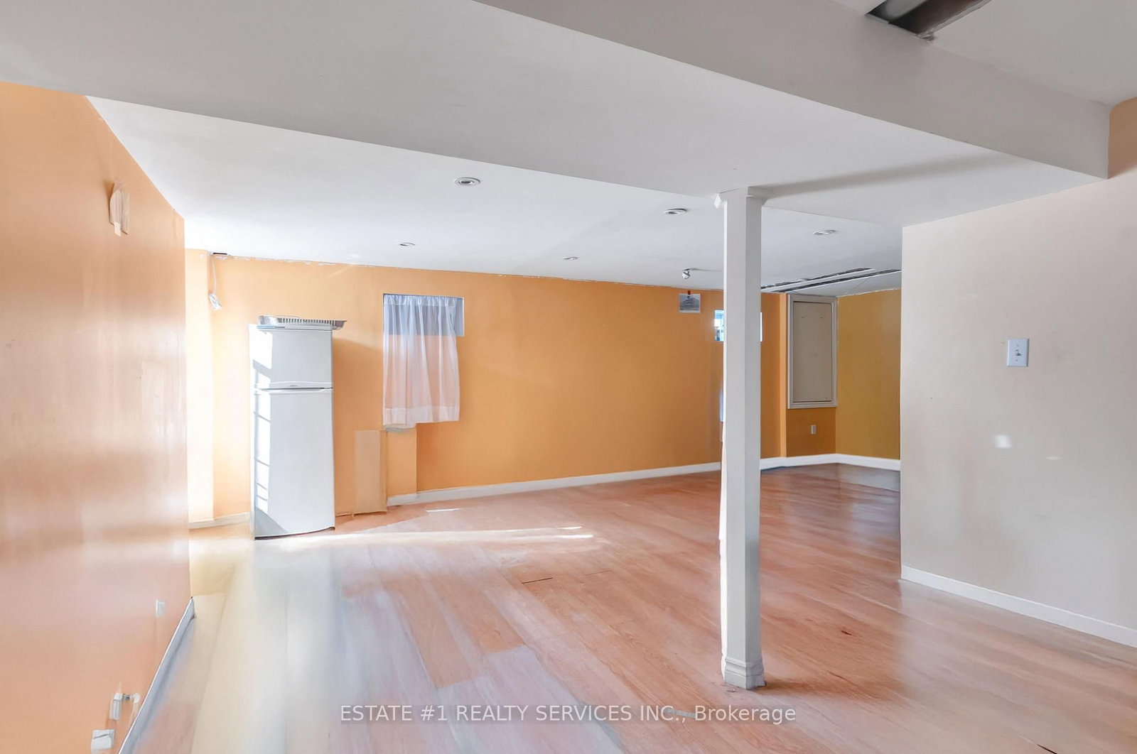 Semi-Detached House for sale at 116 Addington Crescent, Brampton, Ontario, L6T 2R5 - Avondale - MLS: W12825450