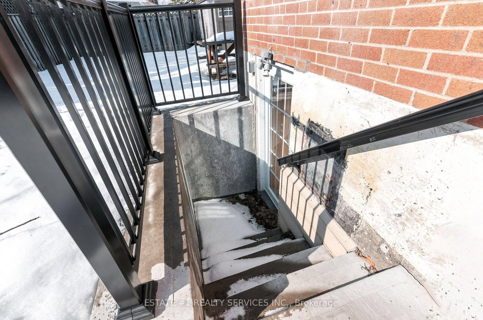 Semi-Detached House for sale at 116 Addington Crescent, Brampton, Ontario, L6T 2R5 - Avondale - MLS: W12825450