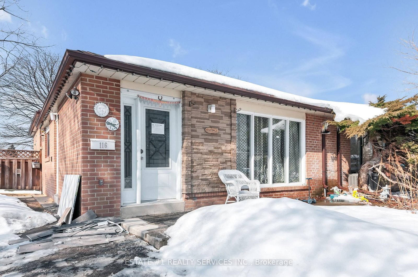Semi-Detached House for sale at 116 Addington Crescent, Brampton, Ontario, L6T 2R5 - Avondale - MLS: W12825450